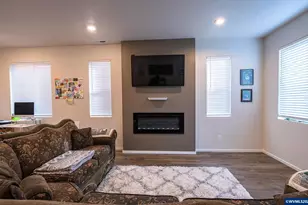 447 Greencrest St NE, Salem, OR 97301 - Photo 19