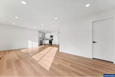 15133 SE Woodward St, Portland, OR 97236 - Photo 9