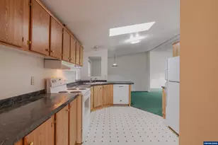 3396 Lake Vanessa Cir NW, Salem, OR 97304 - Photo 9