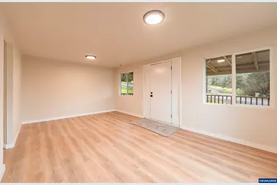 225 21st Av, Sweet Home, OR 97386 - Photo 5