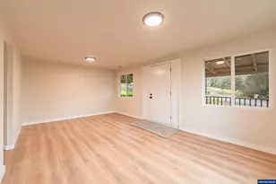 225 21st Ave, Sweet Home, OR 97386 - Photo 5