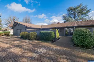 1555 NW 13th St, Corvallis, OR 97330 - Photo 3