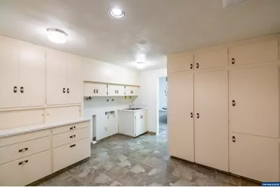 1555 NW 13th St, Corvallis, OR 97330 - Photo 41