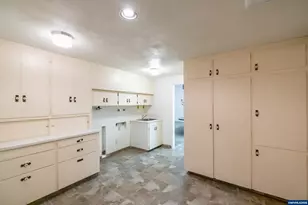 1555 NW 13th St, Corvallis, OR 97330 - Photo 41