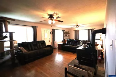 38696 Griggs Dr, Lebanon, OR 97355 - Photo 5