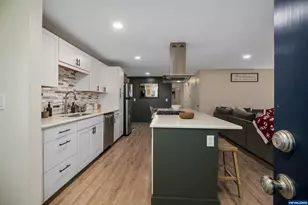 4748 Mall Ct NE, Salem, OR 97305 - Photo 3