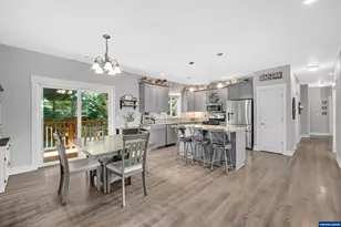 1194 SW Maple St, Dallas, OR 97338 - Photo 9