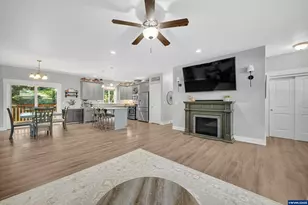 1194 SW Maple St, Dallas, OR 97338 - Photo 7