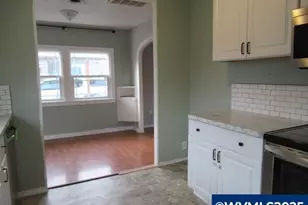 370 W B St, Lebanon, OR 97355 - Photo 5