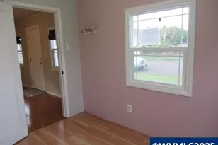 370 W B St, Lebanon, OR 97355 - Photo 11