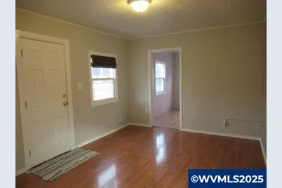 370 W B St, Lebanon, OR 97355 - Photo 13