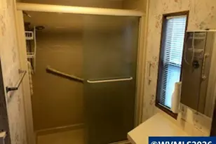 300 SE Lacreole Dr, Dallas, OR 97338 - Photo 15