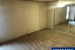 300 SE Lacreole Dr, Dallas, OR 97338 - Photo 11