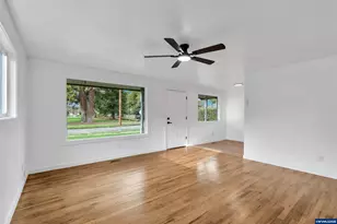 398 21st St, Salem, OR 97301 - Photo 7