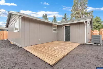 398 21st St, Salem, OR 97301 - Photo 23