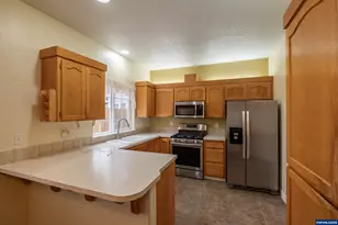 4237 Strawberry Ct NE, Salem, OR 97305 - Photo 13