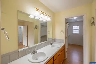 4237 Strawberry Ct NE, Salem, OR 97305 - Photo 31