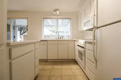 1035 Chestnut St NW, Salem, OR 97304 - Photo 5