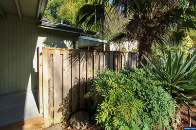1035 Chestnut St NW, Salem, OR 97304 - Photo 41