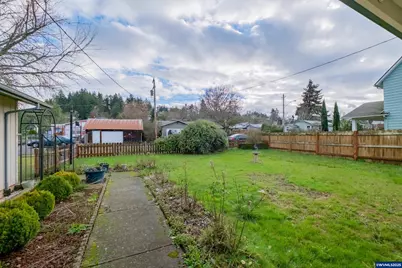 905 Ash St, Brownsville, OR 97327 - Photo 7