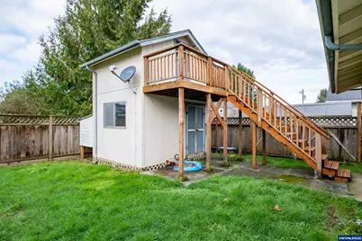 905 Ash St, Brownsville, OR 97327 - Photo 47
