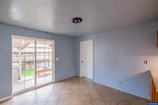 905 Ash St, Brownsville, OR 97327 - Photo 15