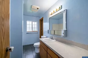 905 Ash St, Brownsville, OR 97327 - Photo 25