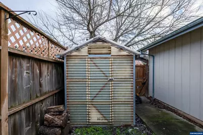 905 Ash St, Brownsville, OR 97327 - Photo 37