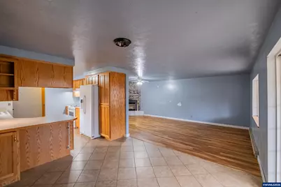 905 Ash St, Brownsville, OR 97327 - Photo 17