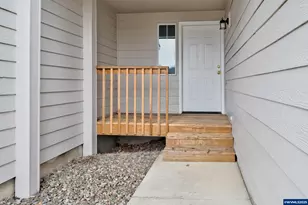 2081 SW Fellows St, McMinnville, OR 97128 - Photo 3