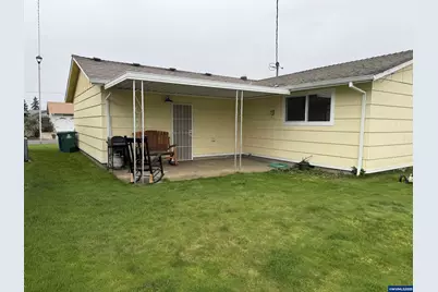 1237 Quinn Rd, Woodburn, OR 97071 - Photo 9