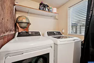 3680 Blossom Dr NE, Salem, OR 97305 - Photo 21