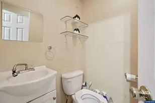 3680 Blossom Dr NE, Salem, OR 97305 - Photo 31