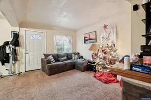 3680 Blossom Dr NE, Salem, OR 97305 - Photo 7