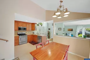 1010 Well St, Silverton, OR 97381 - Photo 27