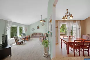 1010 Well St, Silverton, OR 97381 - Photo 9