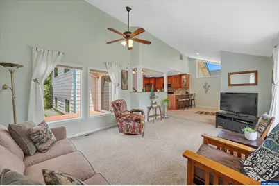 1010 Well St, Silverton, OR 97381 - Photo 11