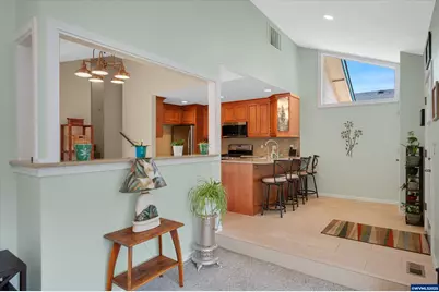 1010 Well St, Silverton, OR 97381 - Photo 13