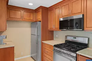 1010 Well St, Silverton, OR 97381 - Photo 23