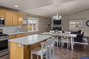 63194 de Haviland St, Bend, OR 97701 - Photo 13