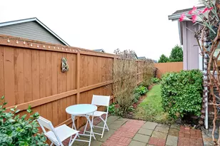 1944 Santiam Dr, Woodburn, OR 97071 - Photo 31