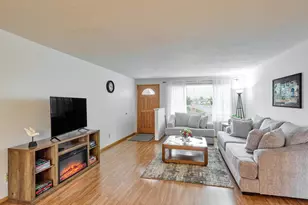 1944 Santiam Dr, Woodburn, OR 97071 - Photo 5