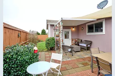 1944 Santiam Dr, Woodburn, OR 97071 - Photo 29