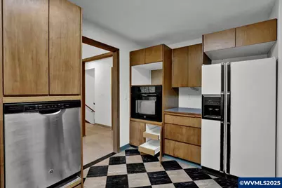 9790 NE Benton St, Newport, OR 97365 - Photo 17