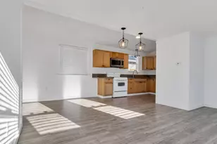 1768 38th Pl NE, Salem, OR 97305 - Photo 7