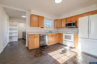 1360 2nd Av, Sweet Home, OR 97386 - Photo 7