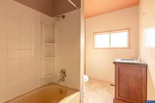 720 W Rose St, Lebanon, OR 97355 - Photo 17