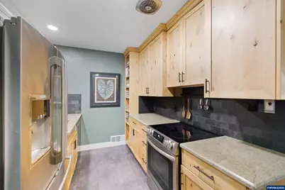 590 Monmouth St, Independence, OR 97351 - Photo 15