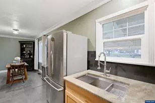 590 Monmouth St, Independence, OR 97351 - Photo 19