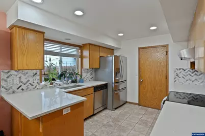 2573 Michael Dr NE, Salem, OR 97305 - Photo 11